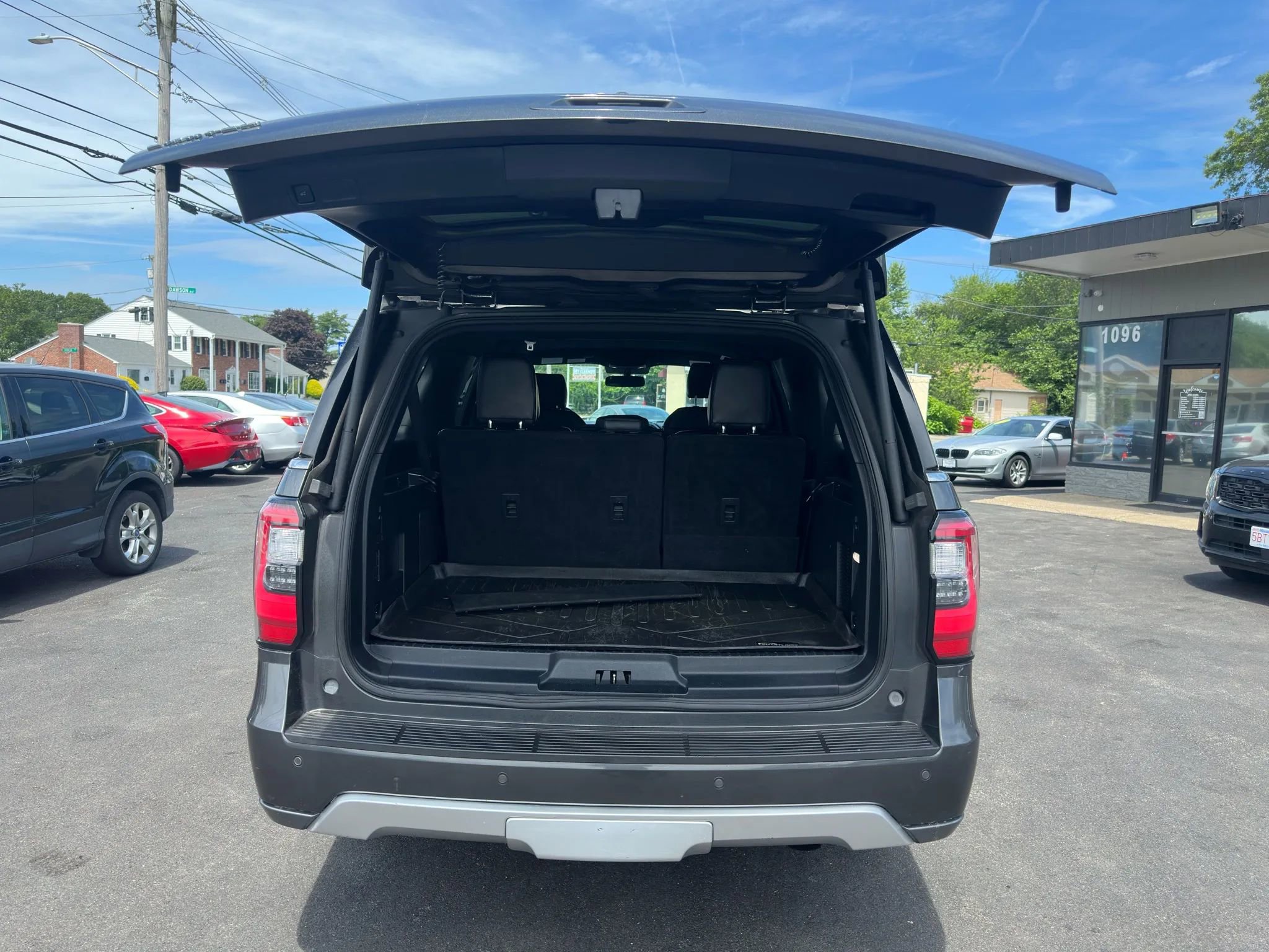 Used 2018 Ford Expedition Max Limited image 6