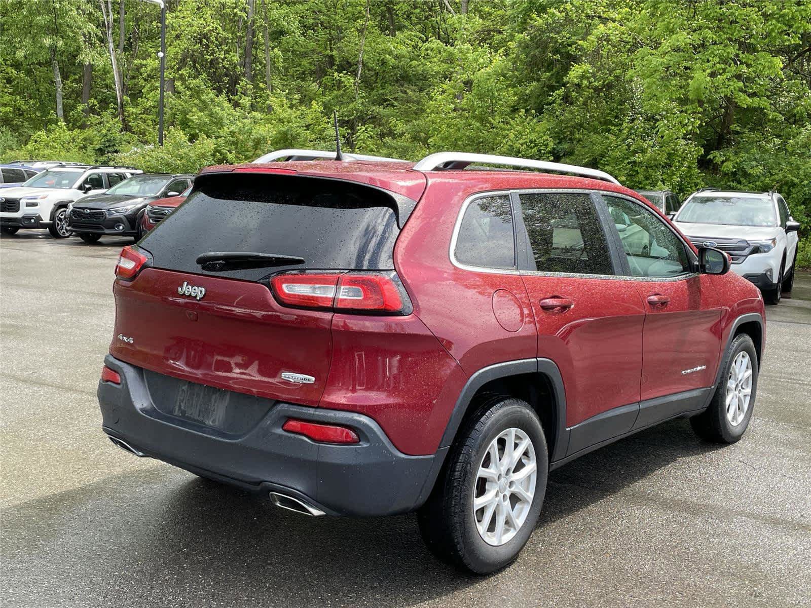 Used 2016 Jeep Cherokee Latitude w/ Comfort/Convenience Group AWD/4WD image 5