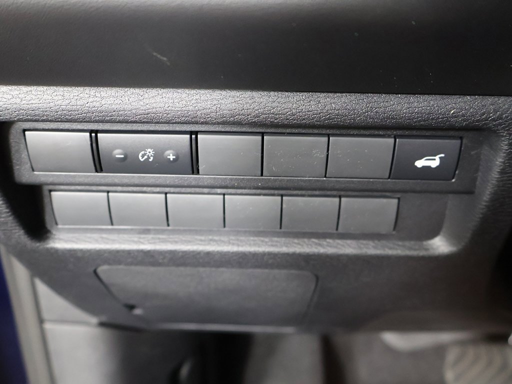 New 2025 Mitsubishi Outlander SE image 41