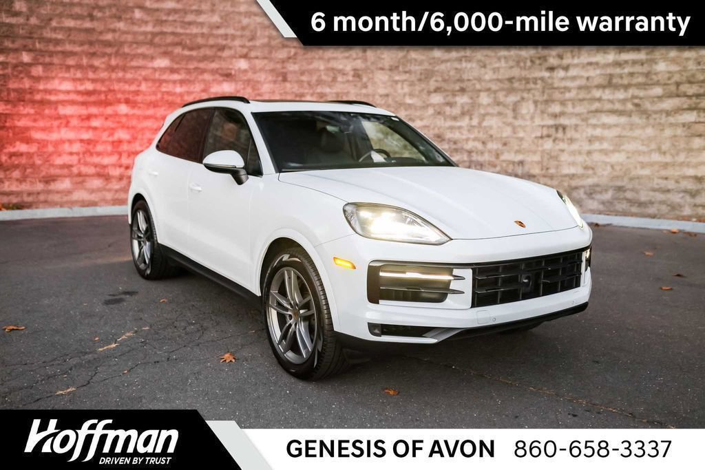 Used 2024 Porsche Cayenne image 1