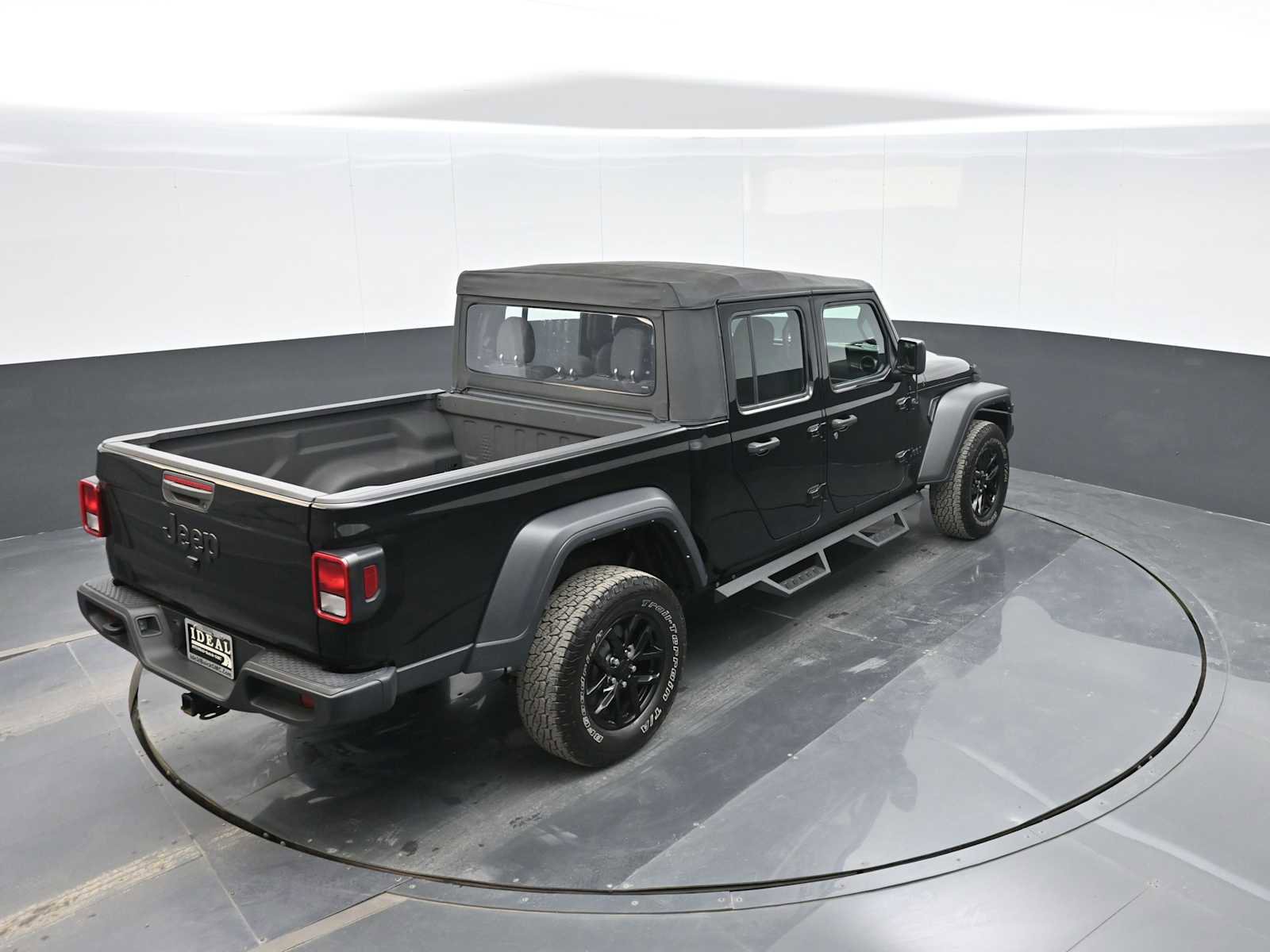 Used 2022 Jeep Gladiator Sport w/ Trailer Tow Package image 28