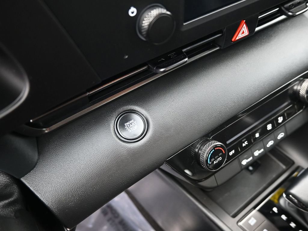 Used 2025 Hyundai Elantra Sport image 22