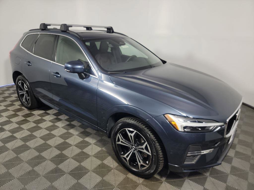 Used 2022 Volvo XC60 B5 Momentum w/ Advanced Package image 2