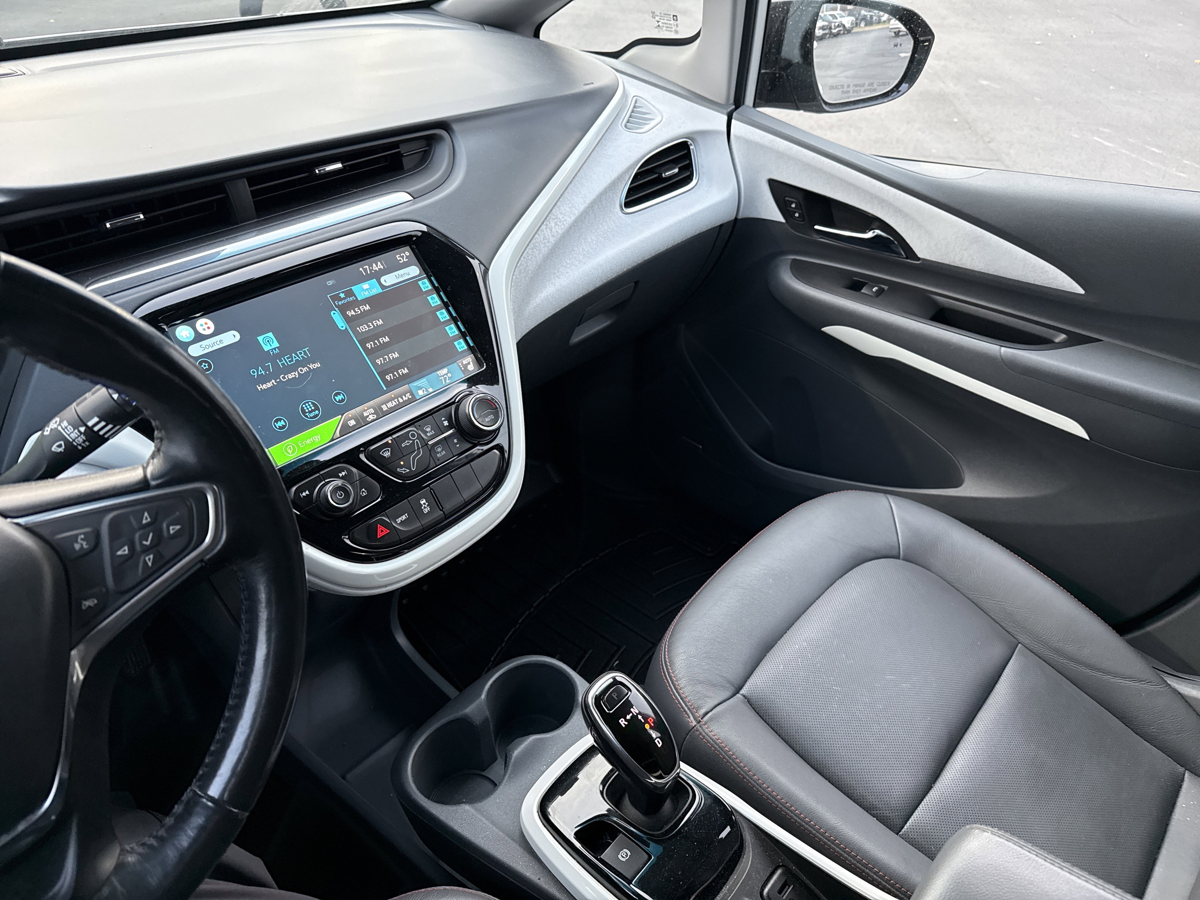 Used 2017 Chevrolet Bolt Premier w/ Driver Confidence II Package image 21