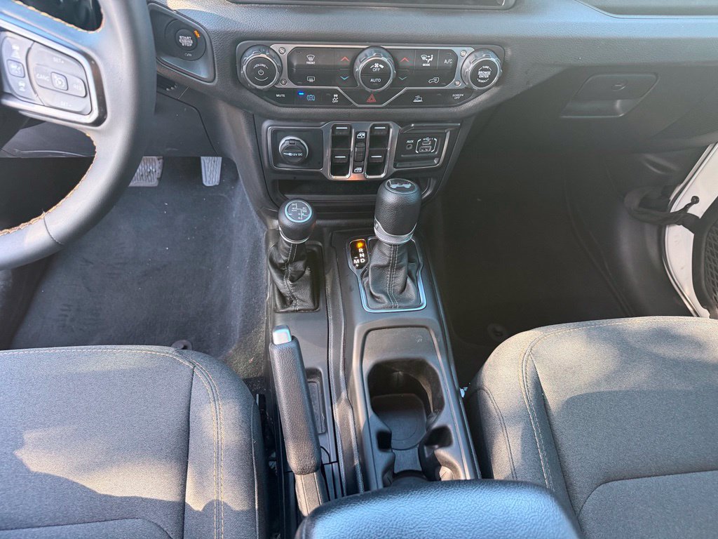 Used 2024 Jeep Wrangler Unlimited w/ Dual Top Group AWD/4WD image 26