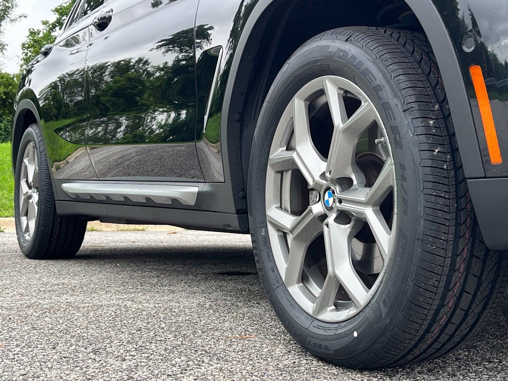 Used 2023 BMW X4 xDrive30i w/ Premium Package AWD/4WD image 11
