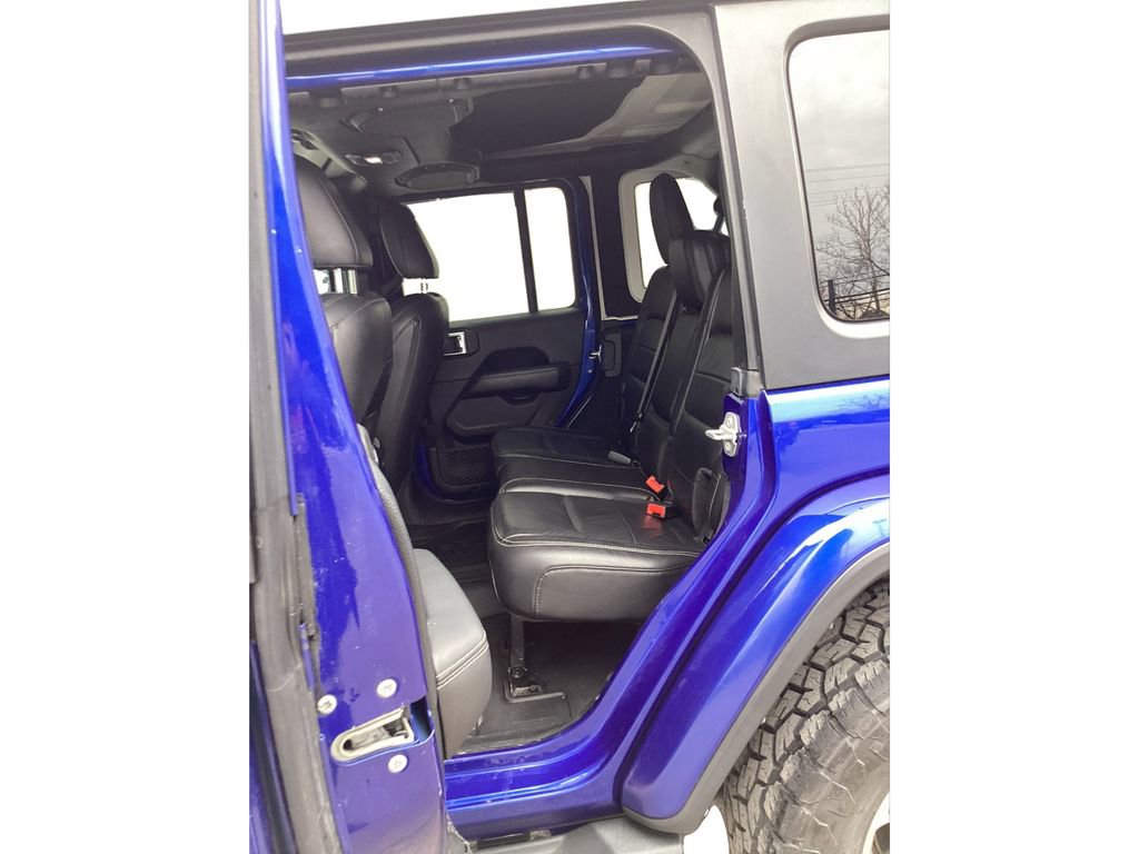Used 2018 Jeep Wrangler Unlimited Sahara image 13