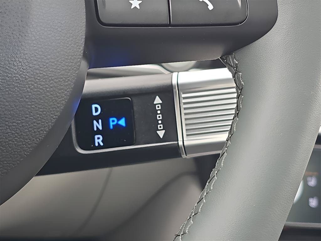 Used 2025 Hyundai Tucson Limited FWD image 30