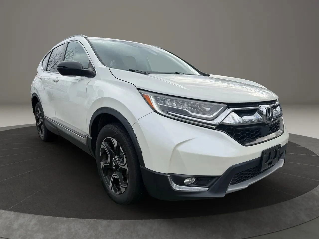 Used 2017 Honda CR-V Touring image 2