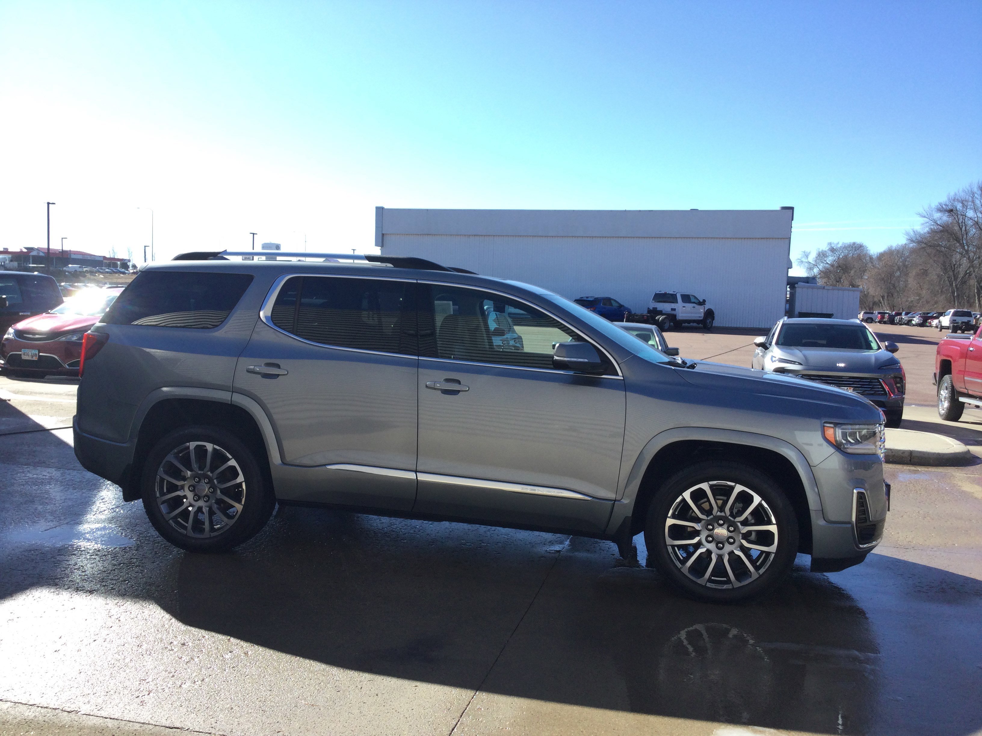 Used 2023 GMC Acadia Denali w/ Denali Ultimate Package image 3