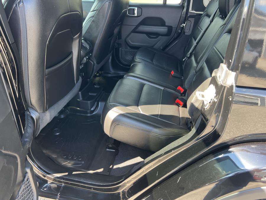 Used 2021 Jeep Wrangler Unlimited Sahara image 5
