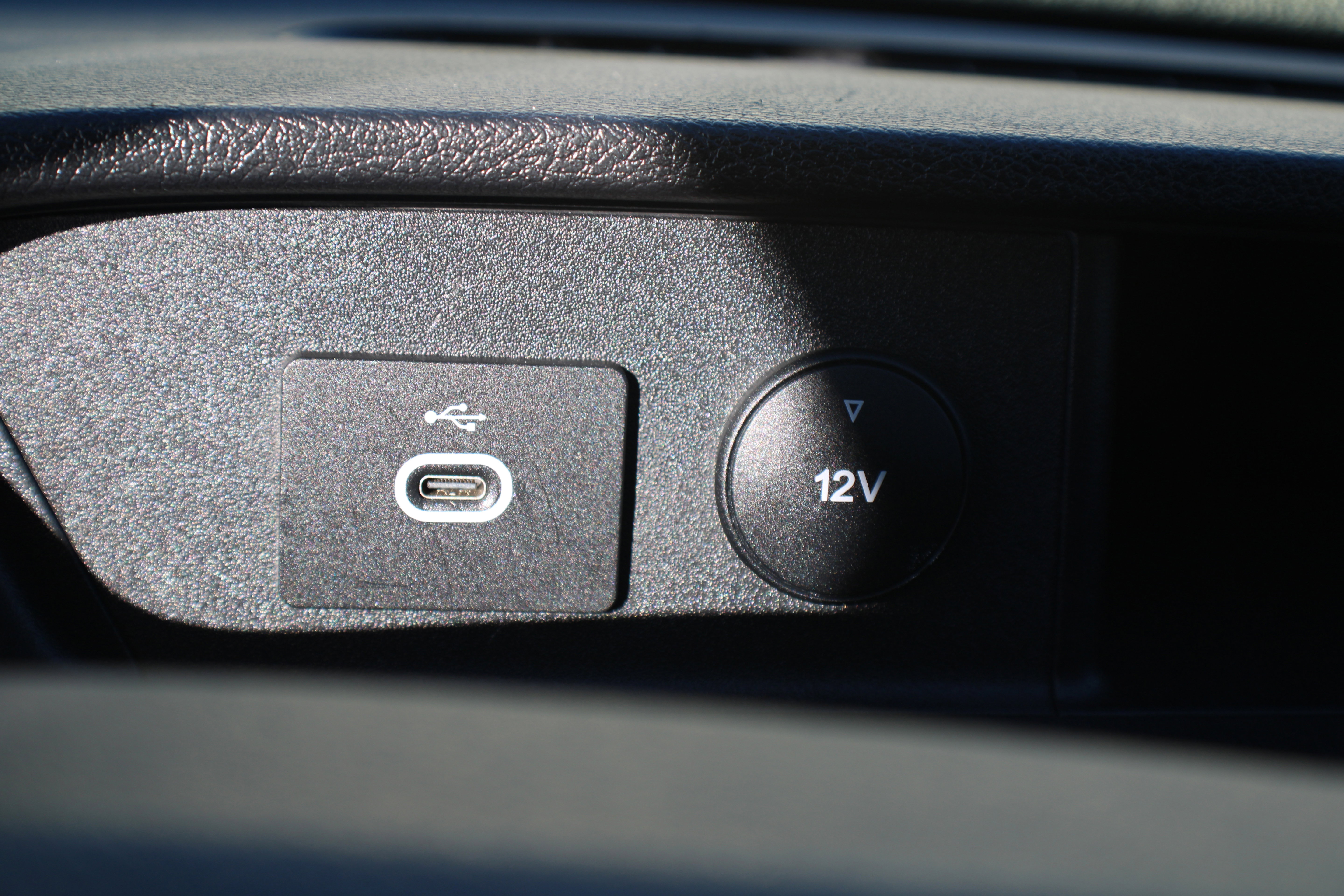 Used 2023 Ford Transit 250 148 High Roof Extended AWD w/ Load Area Protection Package image 57