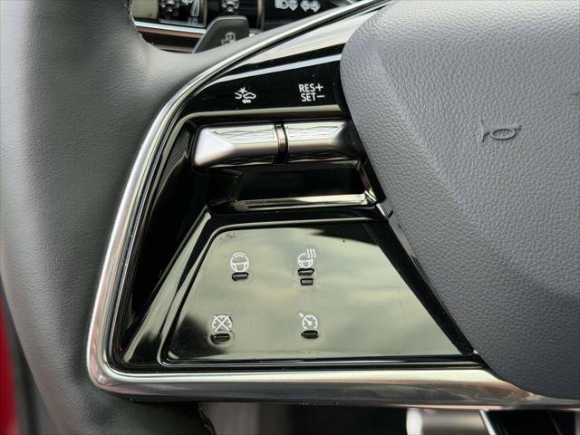 Used 2025 Cadillac Optiq Luxury 1 w/ LPO, Floor Liner Package AWD/4WD image 25