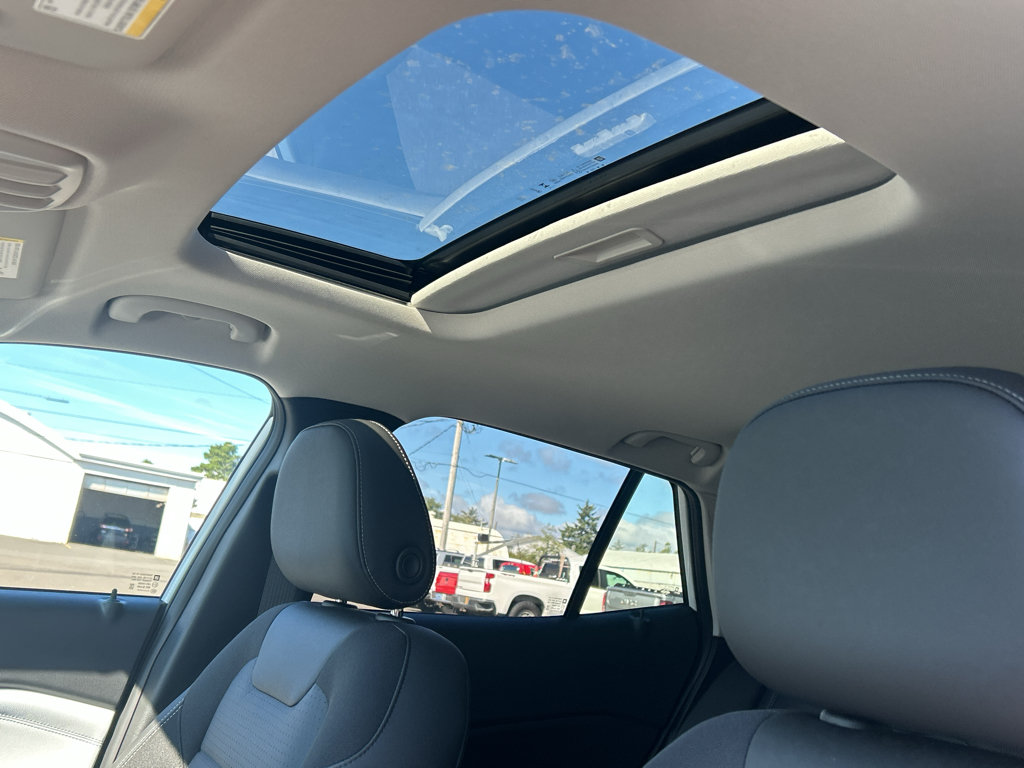 New 2026 Chevrolet Trax LT w/ Sunroof Package FWD image 25