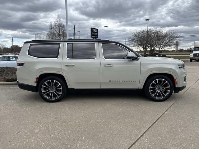 Used 2022 Jeep Grand Wagoneer Series III w/ Rear Seat Video Group 1 image 4