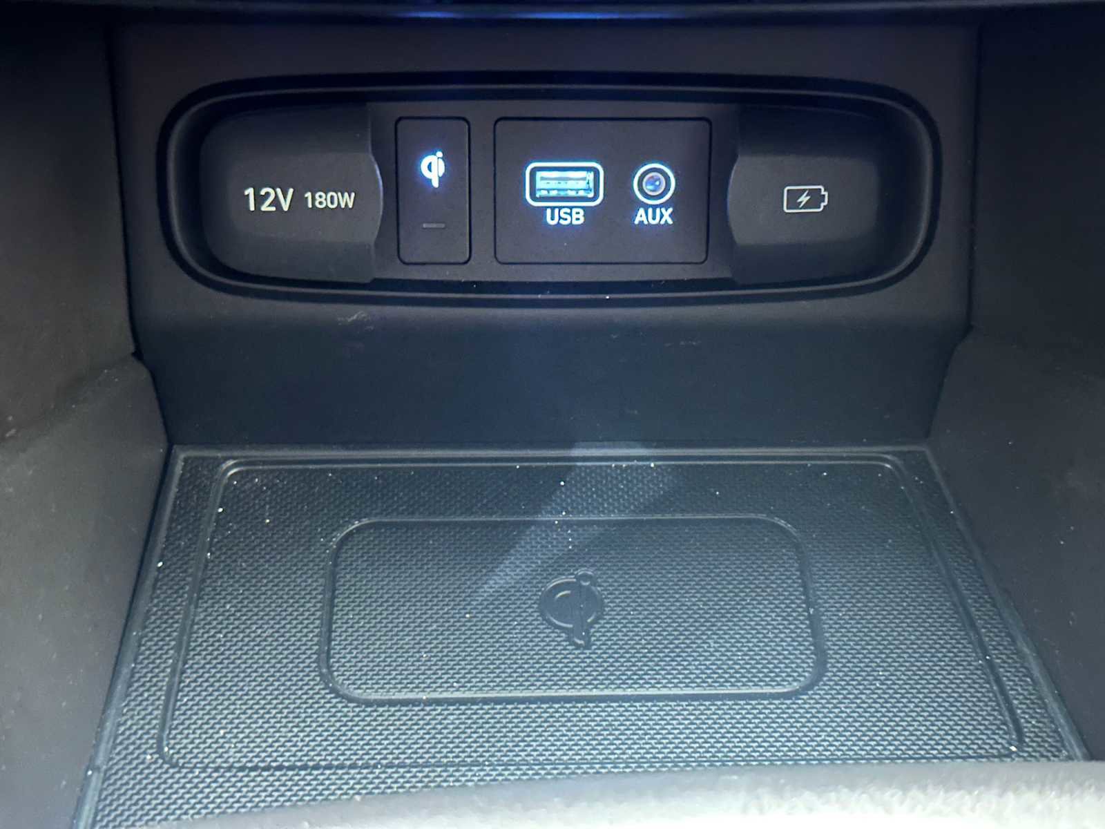 Used 2020 Hyundai Santa Fe SEL AWD/4WD image 16
