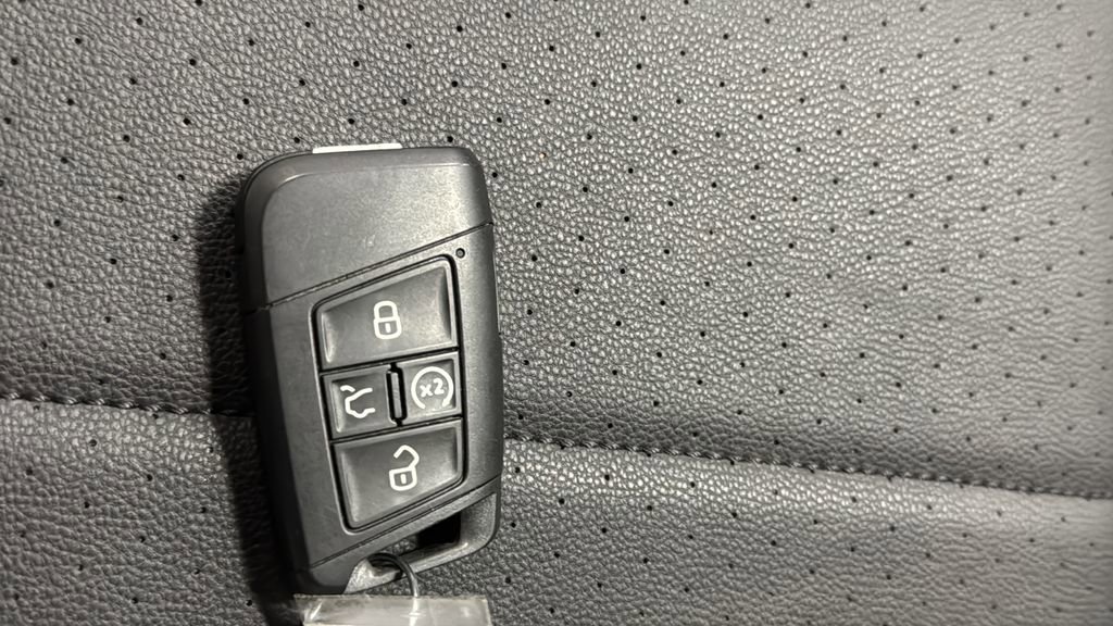 Used 2023 Volkswagen Jetta SE FWD image 21