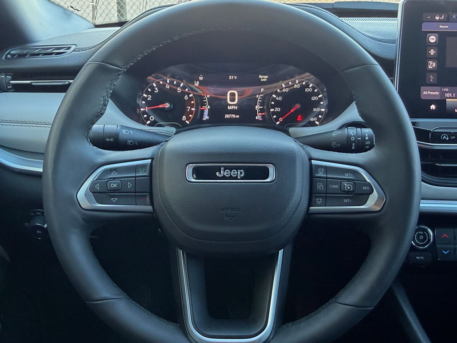 Used 2025 Jeep Compass Limited image 28