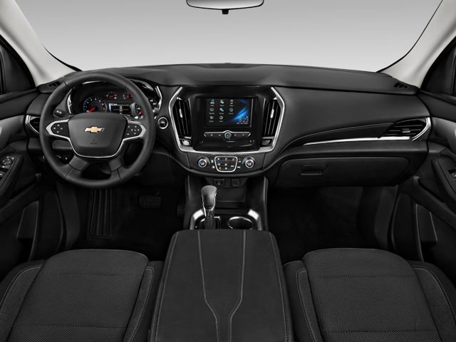 Used 2023 Chevrolet Traverse LT image 3