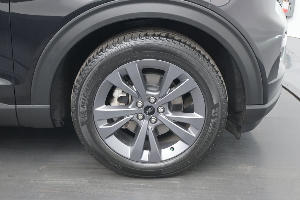 Used 2022 Ford Explorer XLT w/ Equipment Group 202A RWD image 25