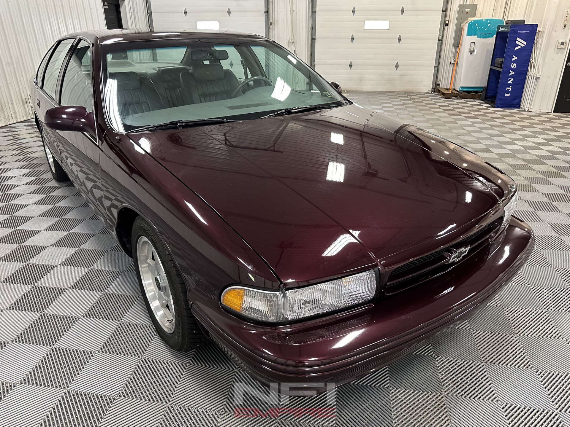 Used 1995 Chevrolet Impala SS RWD image 5
