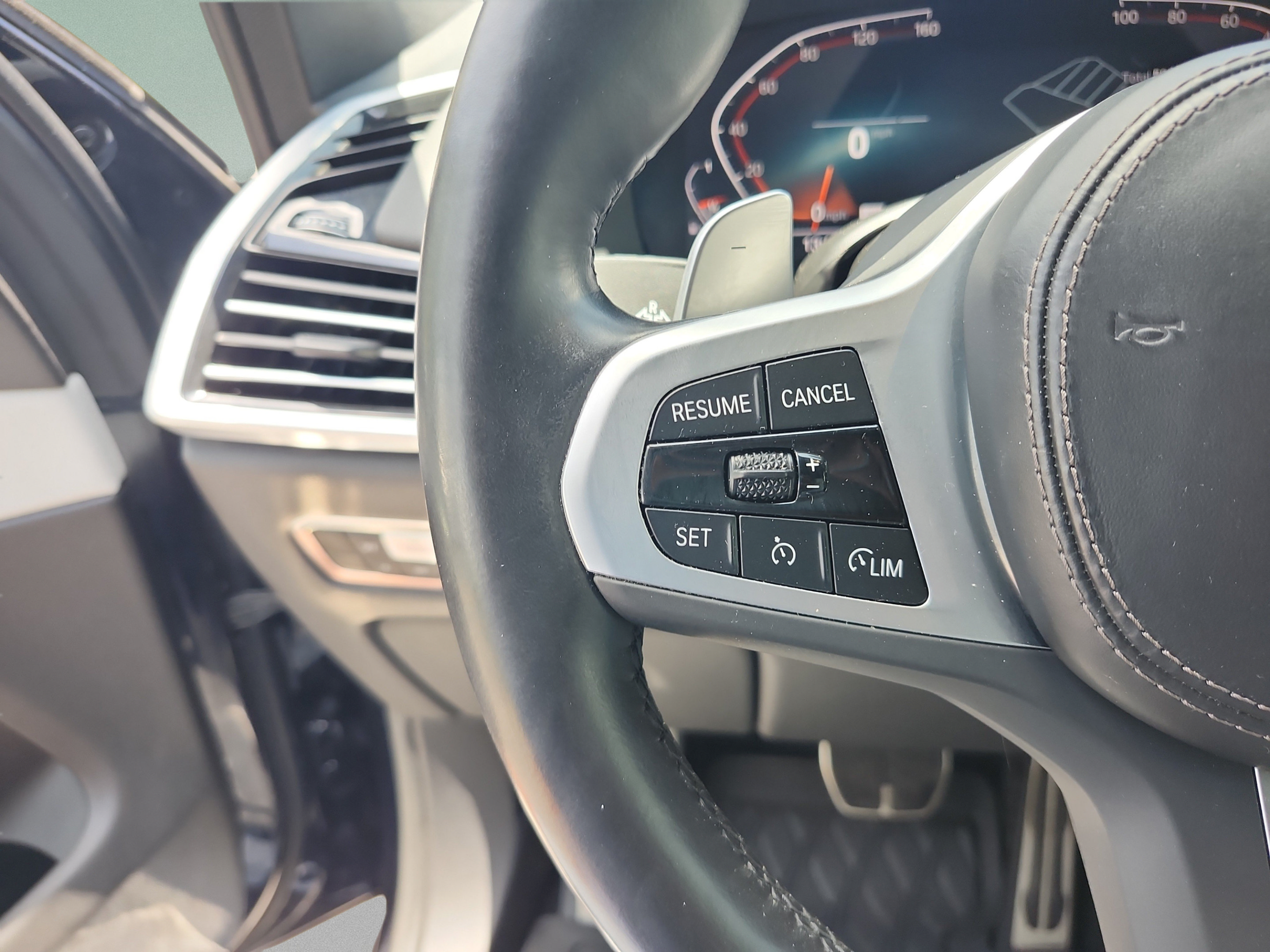Used 2023 BMW X5 sDrive40i w/ M Sport Package RWD image 13