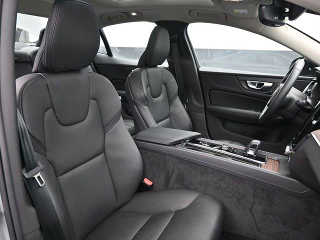 Used 2025 Volvo S60 B5 Plus image 30