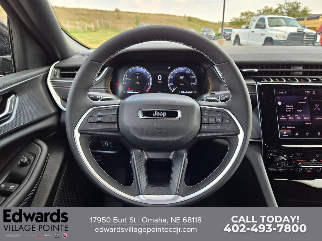 New 2025 Jeep Grand Cherokee Altitude AWD/4WD image 16