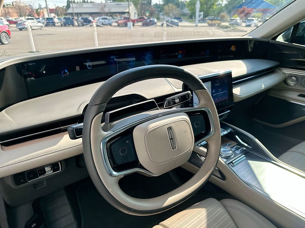 Used 2024 Lincoln Nautilus Reserve w/ Equipment Group 203A image 10