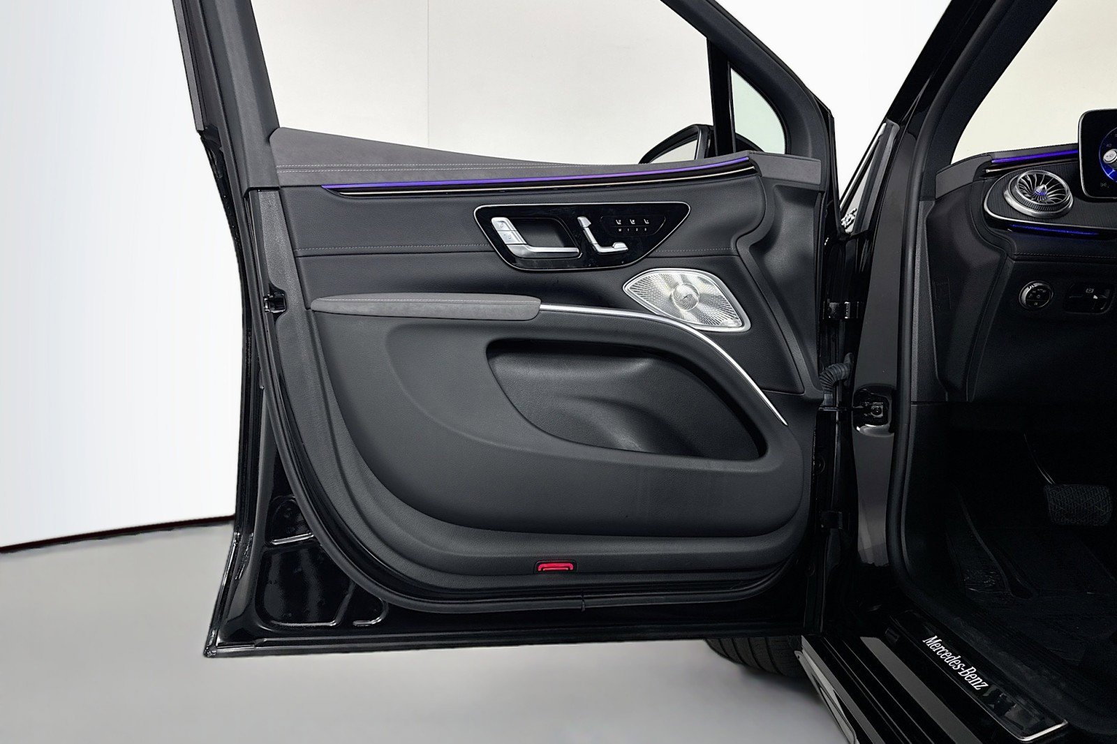 Certified 2023 Mercedes-Benz EQS 450+ 4MATIC SUV image 21