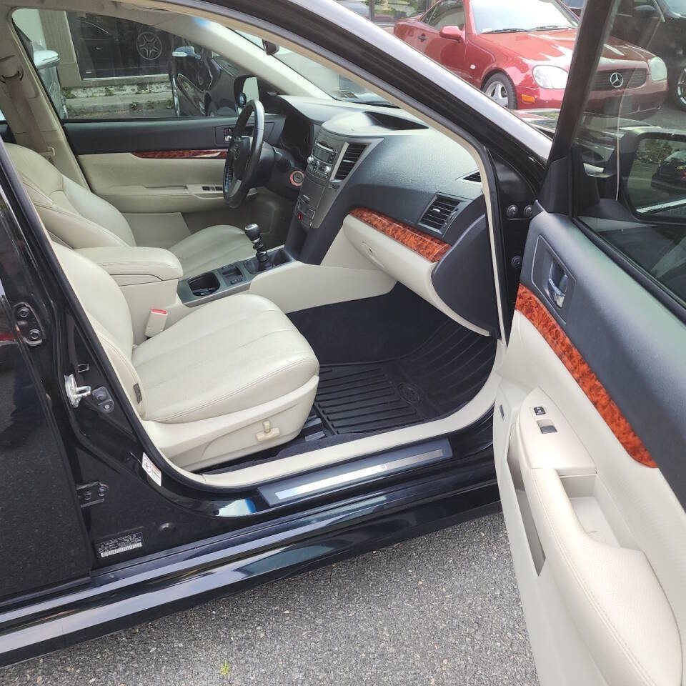 Used 2010 Subaru Legacy 2.5GT Limited AWD/4WD image 14