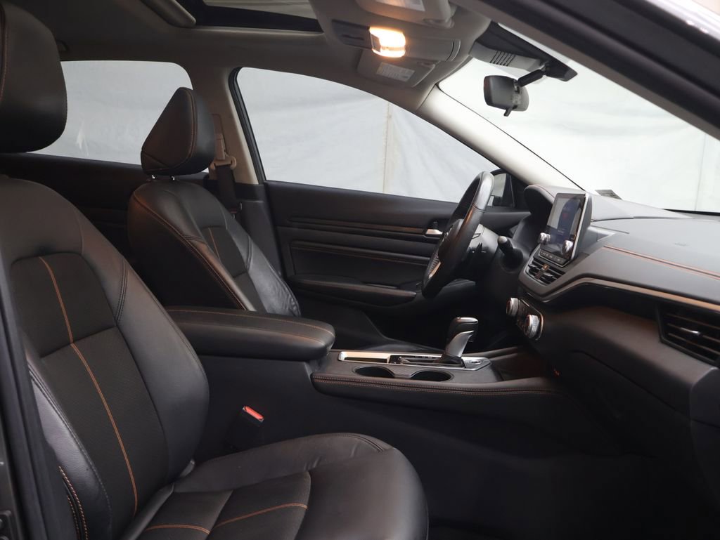 Used 2022 Nissan Altima 2.0 SR image 9