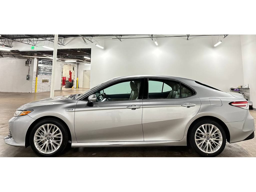 Used 2018 Toyota Camry XLE FWD image 8