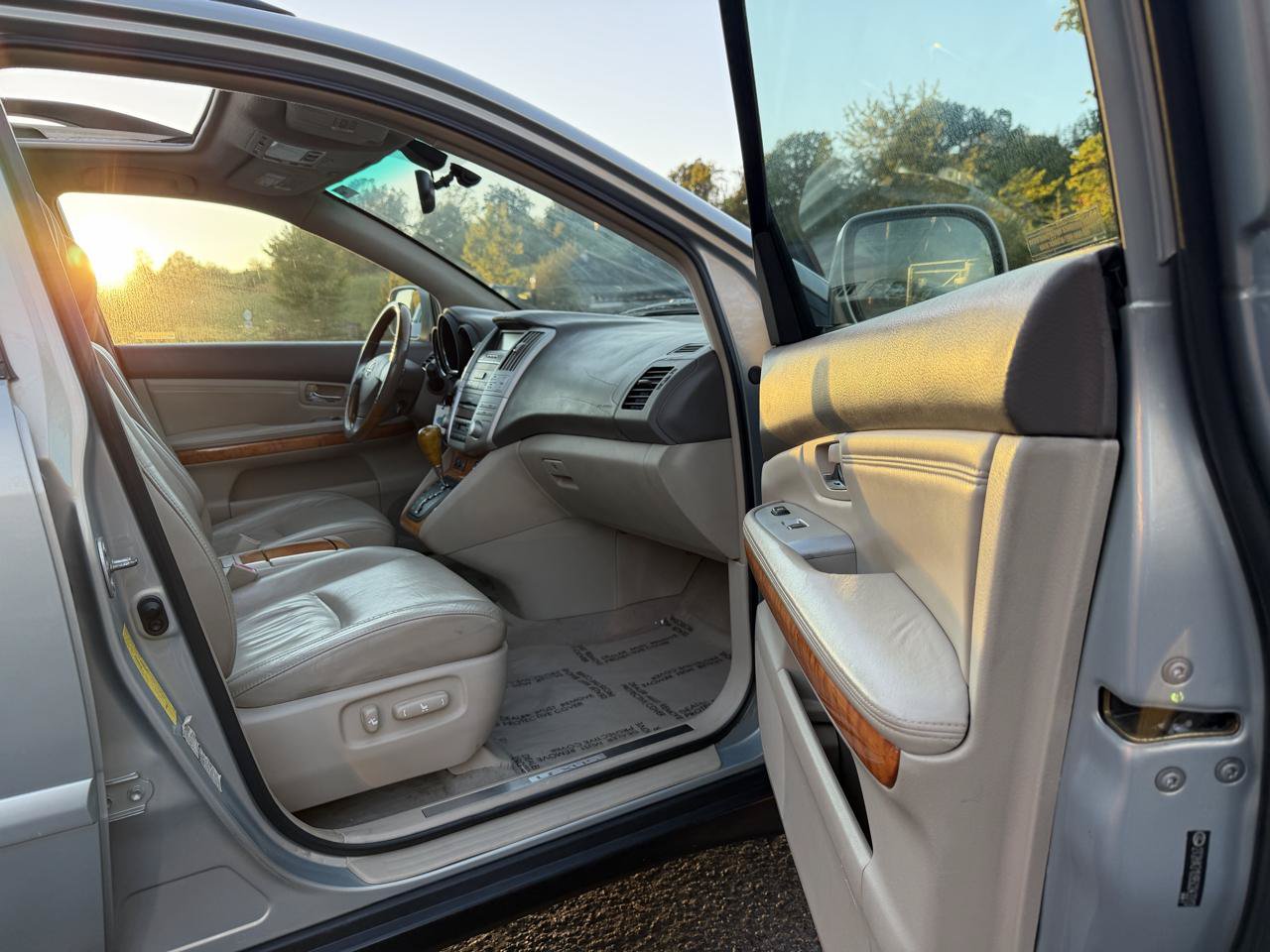 Used 2005 Lexus RX 330 AWD w/ Premium Plus Pkg image 23