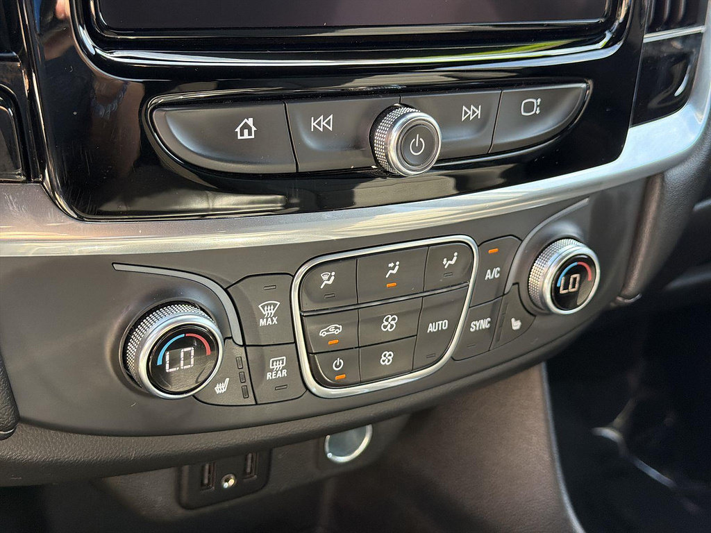 Used 2022 Chevrolet Traverse LT FWD image 37
