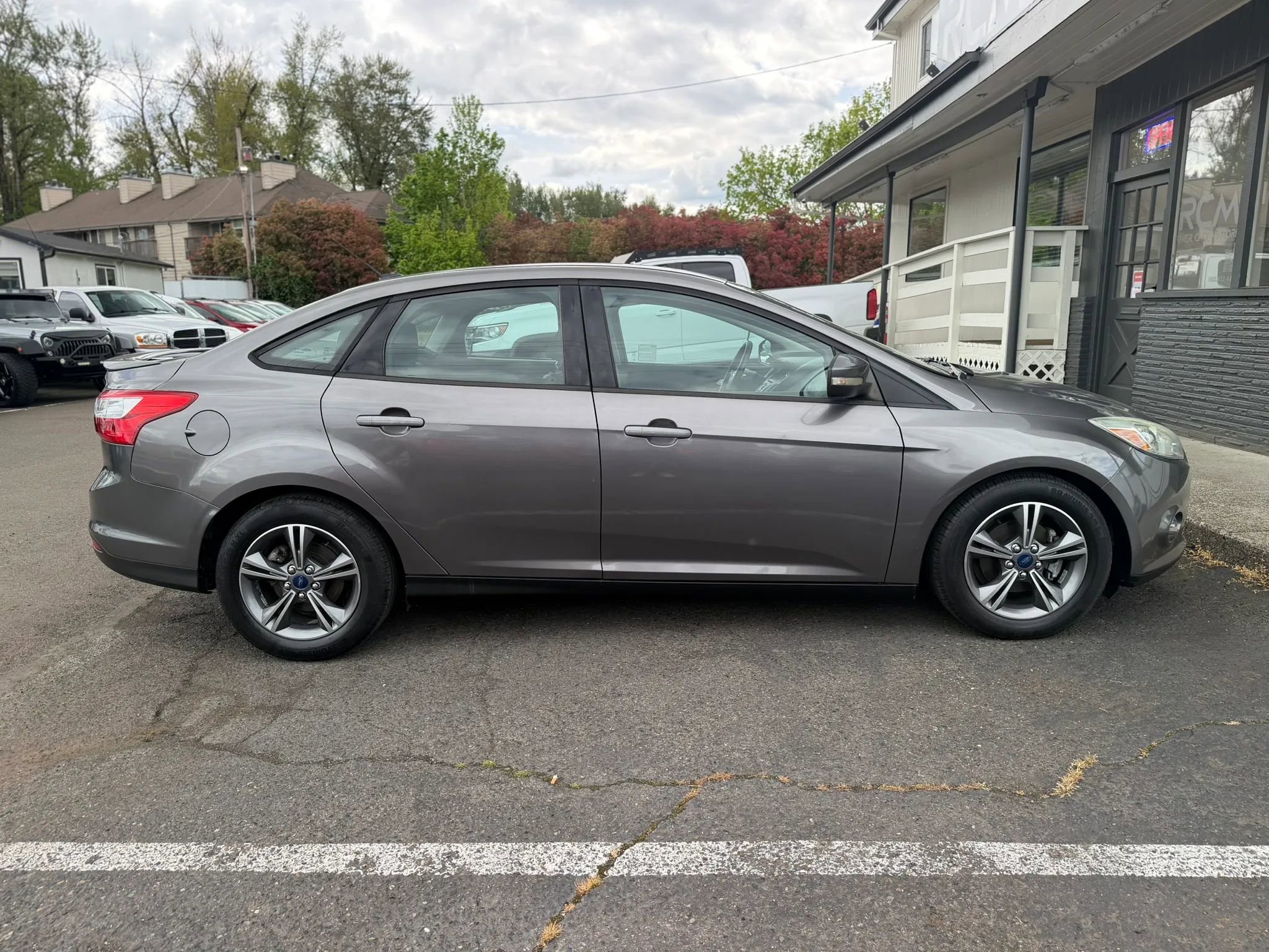 Used 2014 Ford Focus SE w/ SE Sport Package image 8