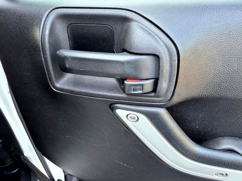 Used 2014 Jeep Wrangler Unlimited Sahara w/ Dual Top Group image 34