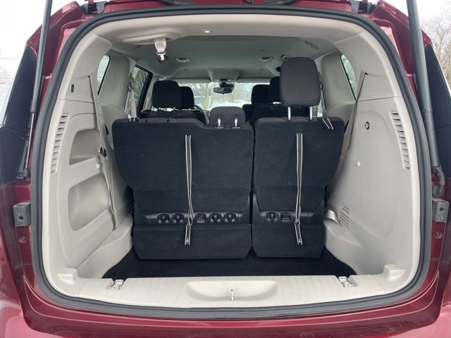 Used 2023 Chrysler Voyager LX image 7