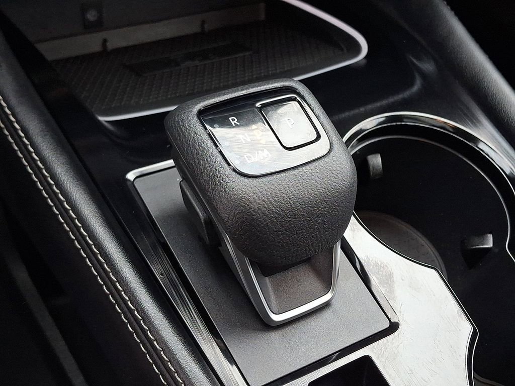 Used 2024 Nissan Rogue Platinum w/ Platinum Premium Package image 16