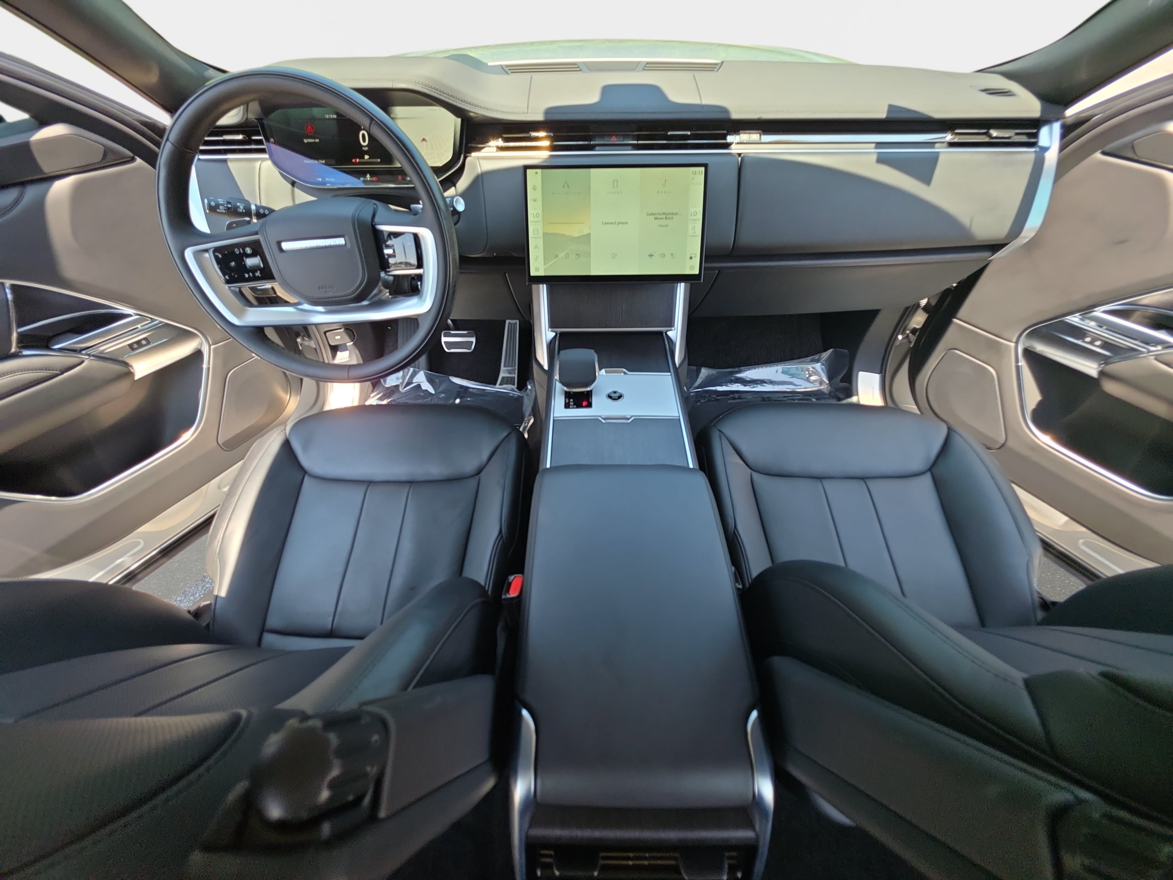 Certified 2025 Land Rover Range Rover Long Wheelbase SE AWD/4WD image 9