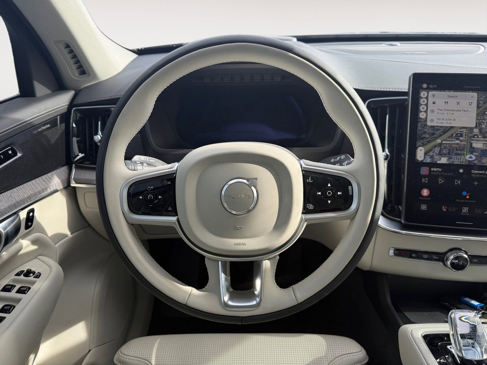 New 2026 Volvo XC90 B6 Ultra w/ Protection Package image 12