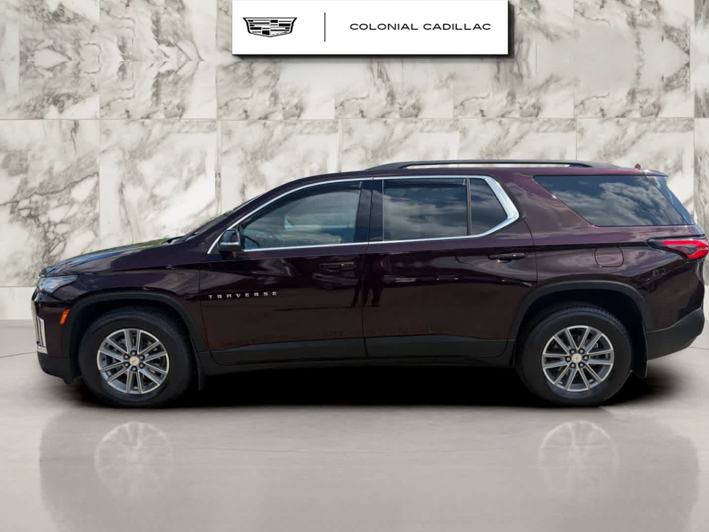 Used 2023 Chevrolet Traverse LT AWD/4WD image 2