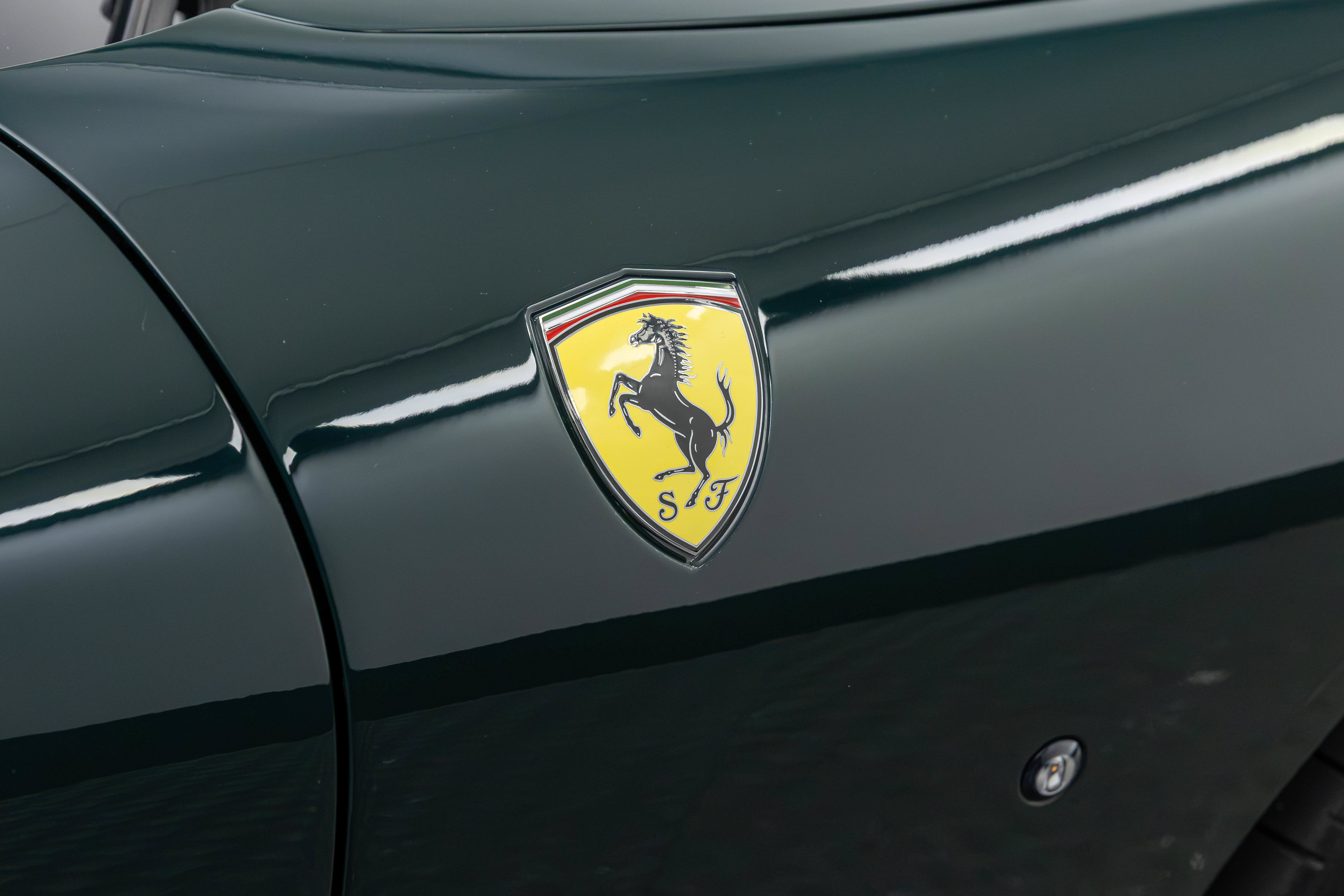 Certified 2025 Ferrari Roma Spider RWD image 36