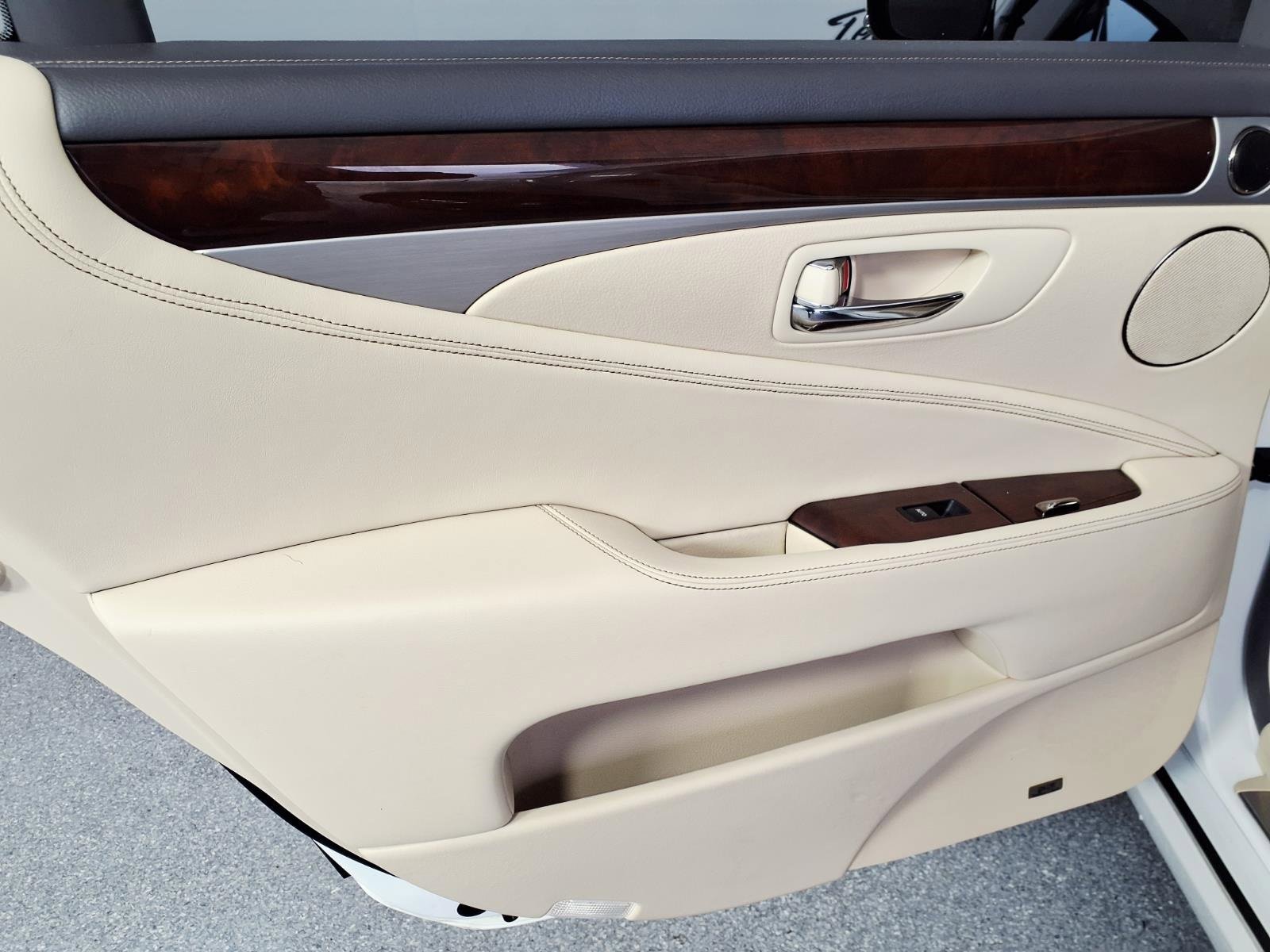 Used 2014 Lexus LS 460 L image 10