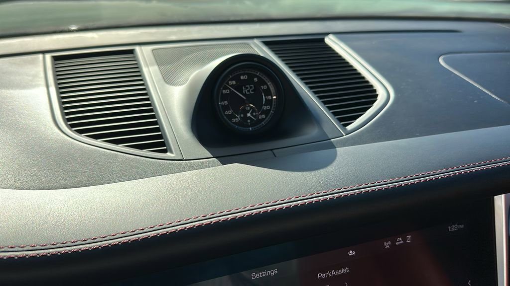 Used 2024 Porsche Macan Turbo image 17