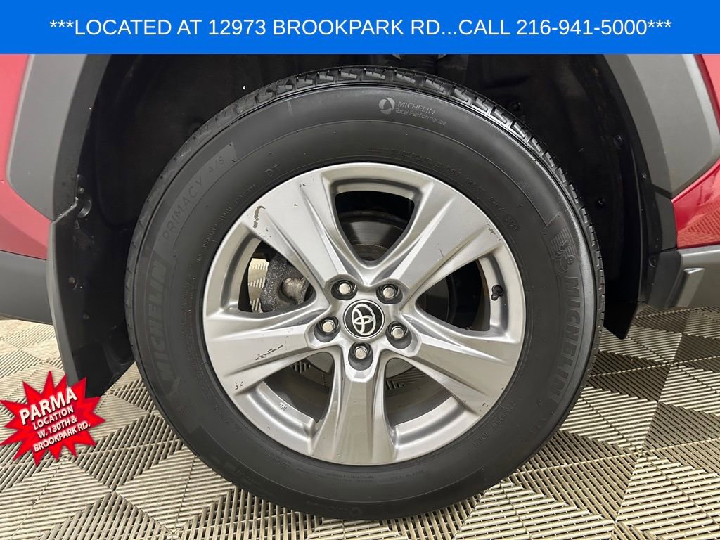 Used 2024 Toyota RAV4 XLE w/ Convenience Package image 28