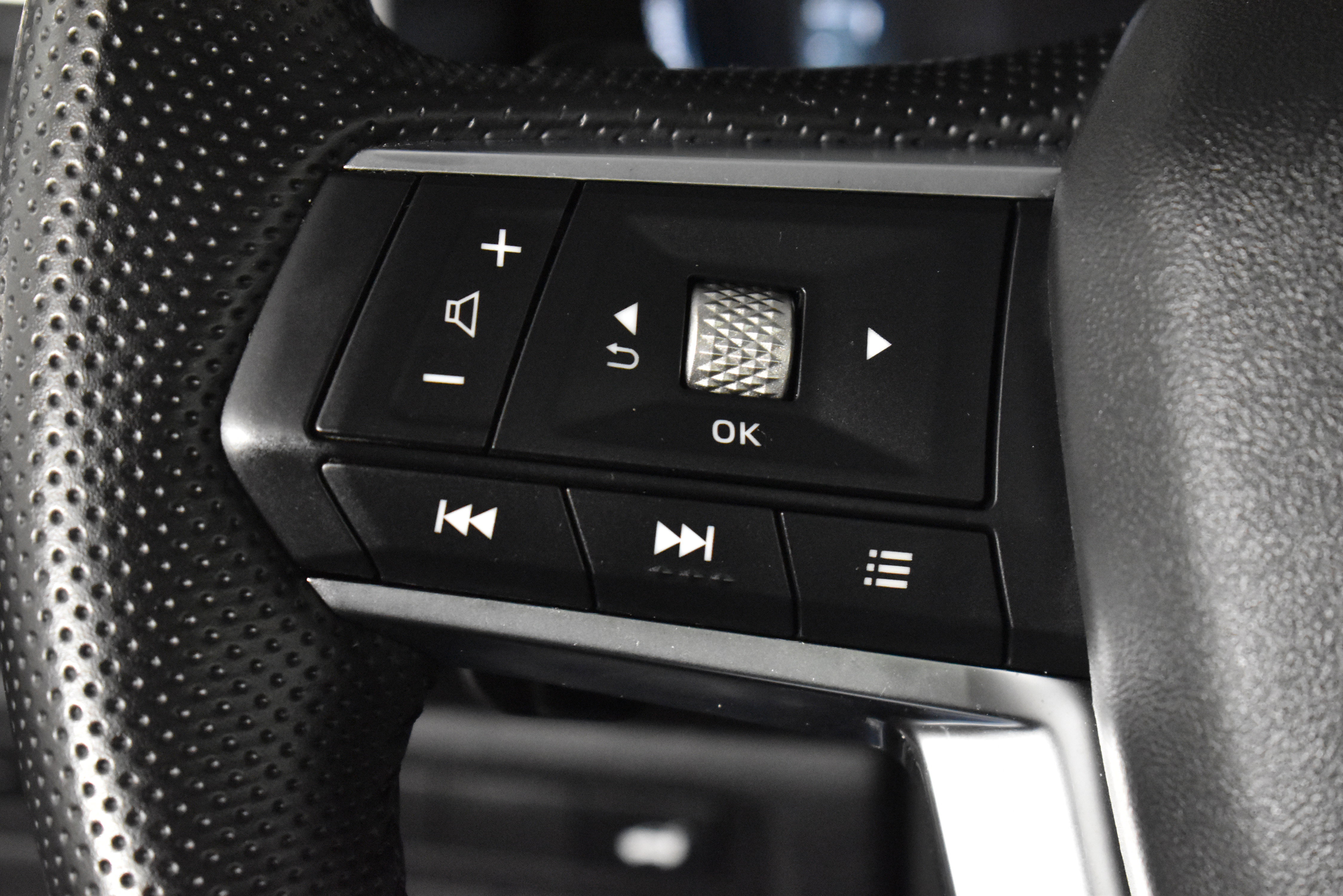 Used 2024 Mitsubishi Outlander SE image 20