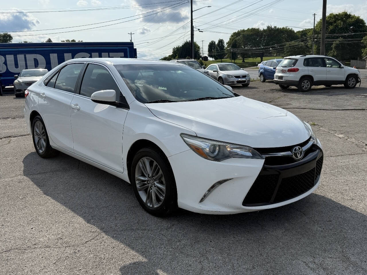 Used 2017 Toyota Camry SE FWD image 8