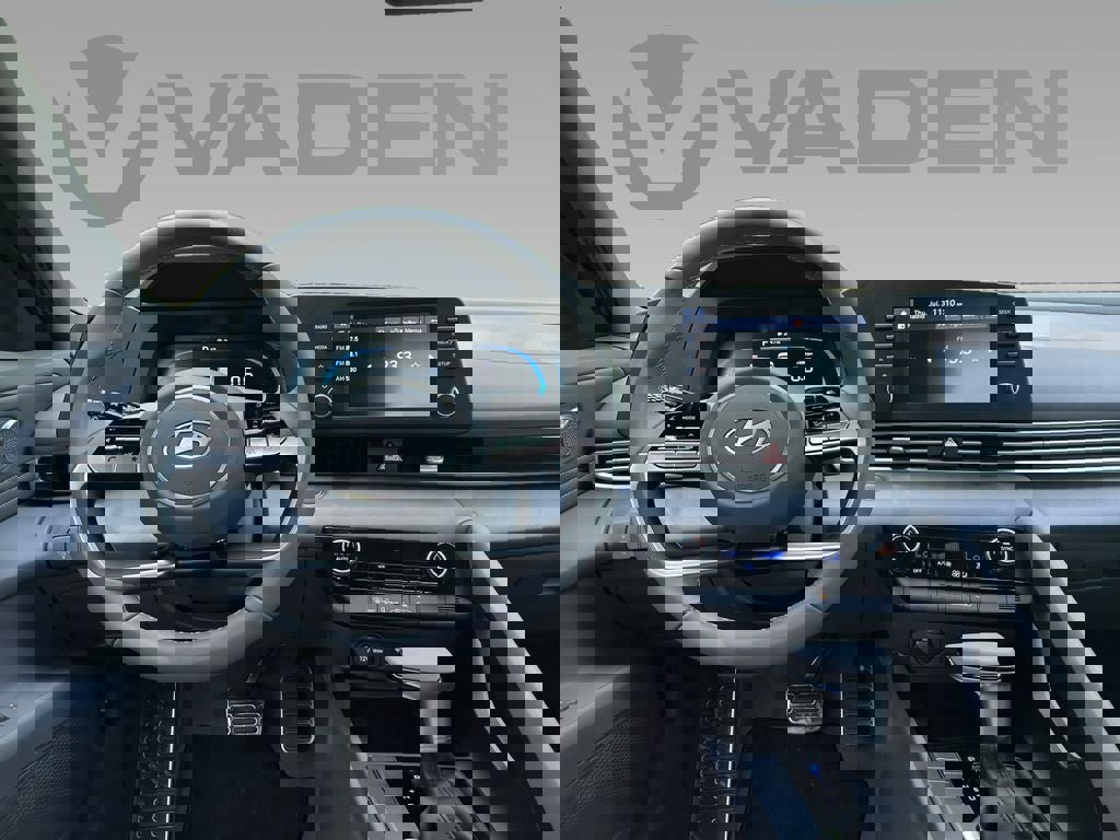 New 2025 Hyundai Elantra Sport image 3