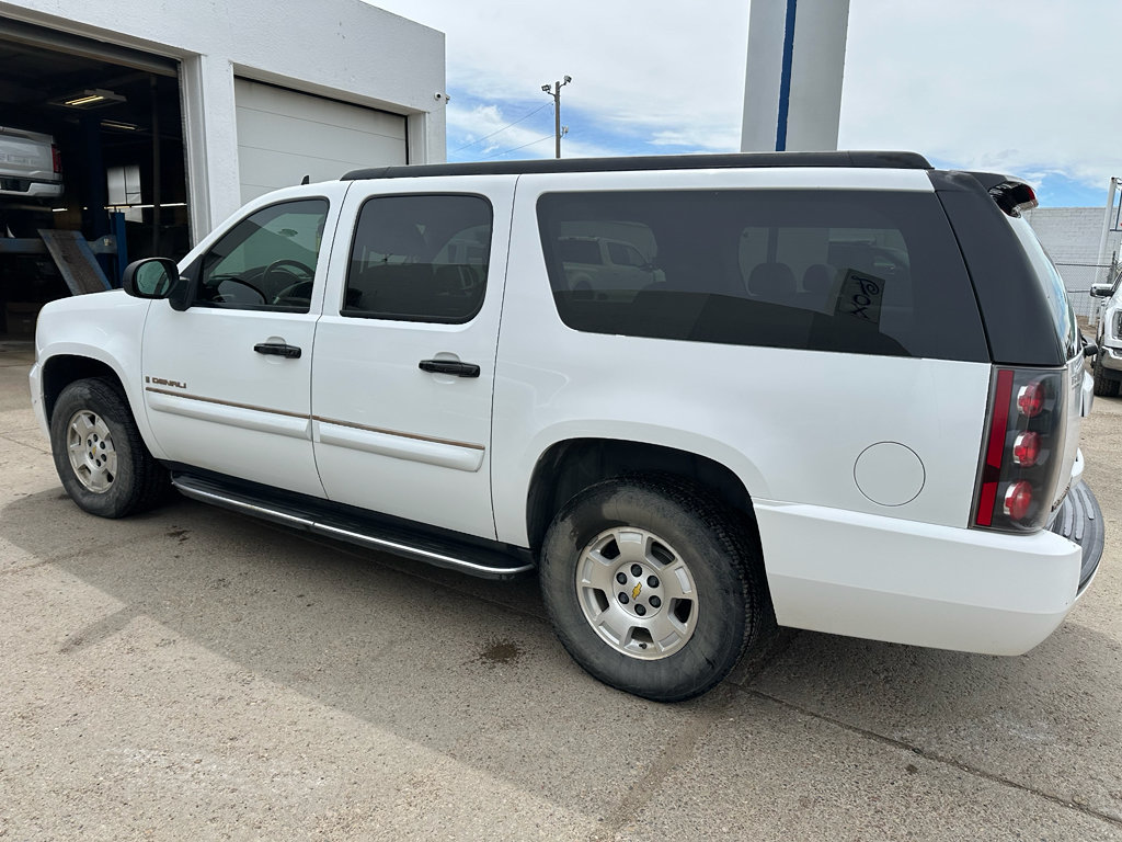 Used 2007 GMC Yukon XL Denali AWD/4WD image 2